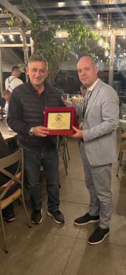 Zlatan Ranđelović predaja zahvalo Sakisu Pragalosu Zlatan Ranđelović predaja zahvalo Sakisu Pragalosu
