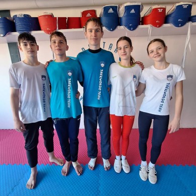 Peterica mladincev, ki so obiskali trening Peterica mladincev, ki so obiskali trening